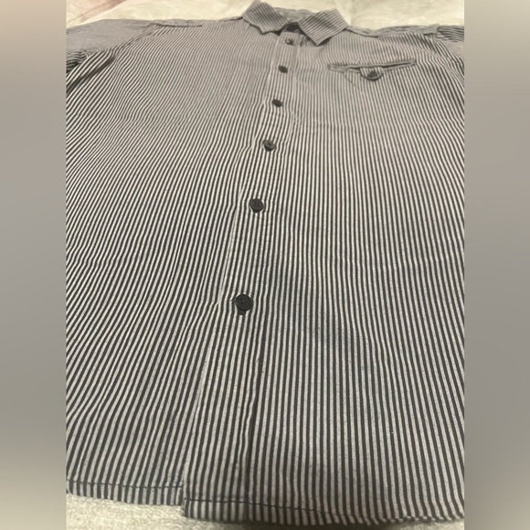 Ezekiel Black & Gray Striped Short Sleeve Button Down Collar Shirt EUC - Picture 3 of 15
